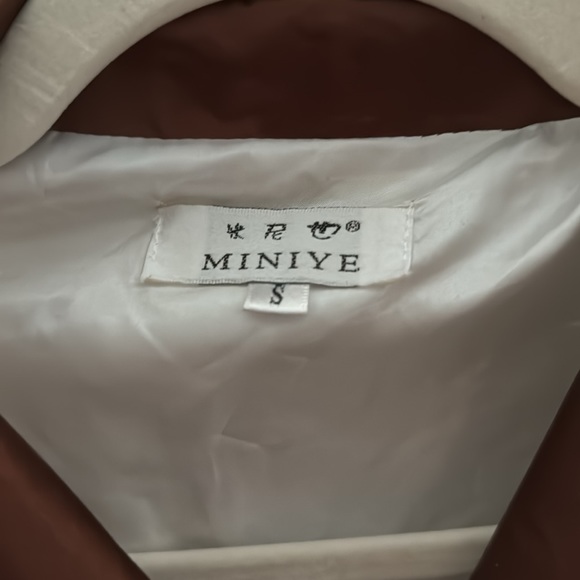 Brown and White Asian-Inspired Blouse - Picture 2 of 4